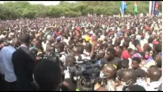 Raila attempts to calm surging crowd during visit in Kisumu with Uhuru