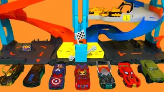 Hot Wheels City Transforming Race Tower Marvel Cars