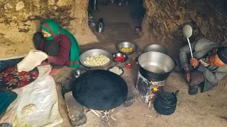Old Lovers Cooking Village style food like 2000 years ago | Village life Afghanistan
