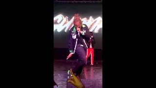 GUNNA SHOWS OFF HIS CRAZY OUTFIT LIVE IN CONCERT!!!