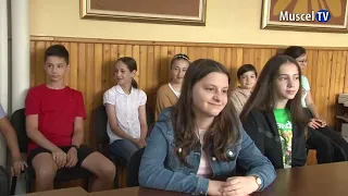 Jurnal MUSCEL TV 09.06.2022 Elevii Școlii Gimnaziale „Nanu Muscel” cu  rezultate bune, recompensați