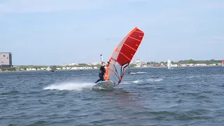 PRACTISING JIBES at BROUWERSDAM! Slalom Windsurfing session.