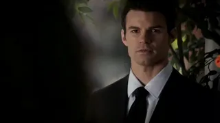 Elijah embrasse Elena 4×18 - The Vampire Diaries FRANÇAIS