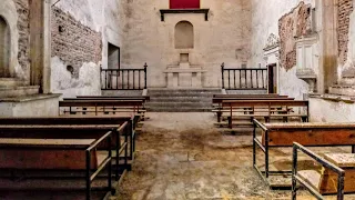 En este pueblo "abandonado" solo vive una persona!! + iglesia intacta // Sitios Abandonados