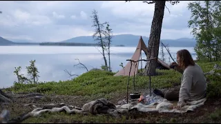 Solo bushcraft trip - northern wilderness, canoeing, net fishing, chaga, lavvu etc. [long version]