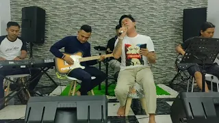 andika kangen band ( cover cinta tak harus memiliki st 12)