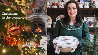 FESTIVE READING VLOG! A Fairytale Country House Christmas, Cosy Books and Christmas Shopping 🎄 📚 ✨