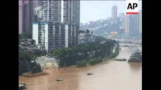 Heavy rain raises level of Yangtze river