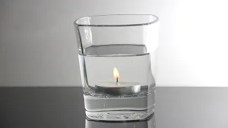 Die unter Wasser brennende Kerze