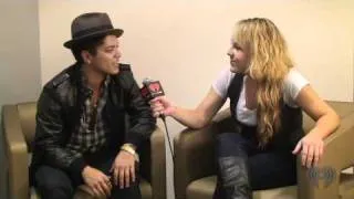 Bruno Mars on Pick Up Lines, His New Album and Working w/ B.o.B. & Travie McCoy (iHeartRadio)