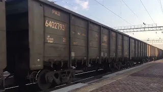 «Очень Приветливый!» 2ЭС5К-301 с грузовым поездом следует по станции Спасск-Дальний