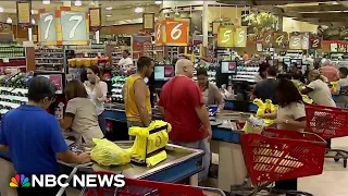 Consumer confidence stalls amid anxiety over the economy