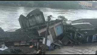 Bengal | House Falls Down In Ghatal,  Paschim Medinipur, West Bengal After Incessant Rainfall