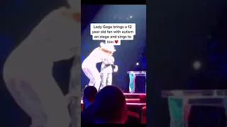 Lady gaga brings up a 12 year old fan with autism on stage and sings with her ❤️‍🔥😩 #shorts