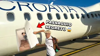 TROVIAMO UN PASSAGGIO SEGRETO SULL’AEREO! ENTRIAMO!!! 😱✈️