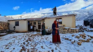 Snowfall in the nomadic area. Perne family continues to build their home with courage and unity❄️✌️