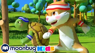 CoComelon en Español - La Tortuga y la Liebre | Canciones Infantiles | Moonbug en Español