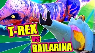 DISFRACES T-REX vs BAILARINA  CAMA ELÁSTICA!!!    ·VLOG·