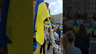 В Німеччині знову мітинги - після заборони національної символіки українців масово вийшли на вулиці