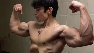 18 years old young bodybuilder showing his pumped muscle | flexing | muscle worship