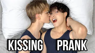 Can't Stop Kissing You Prank 💋💋💋 on Boyfriend 【Gay Couple Joshy & Hai BL】