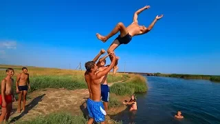 ПРИКОЛЬНЫЕ ПРЫЖКИ В ВОДУ ОТ ШКОЛЬНИКОВ