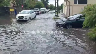 Strazi inundate la Timisoara dupa ploaia torentiala