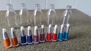Diy: garrafinhas de vidro coloridas com esmaltes .