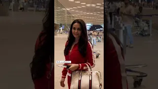 Preity Zinta spotted at the airport 🔥💯#preityzinta  #bollywoodhelpline #bollywood