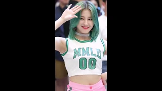 [FULL HD] 180708 모모랜드 MOMOLAND 배앰 BAAM 낸시 NANCY @ MV 조회수 2500만 달성_게릴라 (Vertical video)