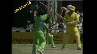 AUSTRALIA V PAKISTAN at the SCG 1983/84 WORLD SERIES CUP