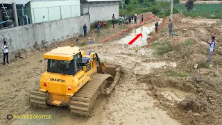 Excellent Technique Skill SHANTUI Dozer Pushes Cleaning Water Mud To Truck Loading Building New Road