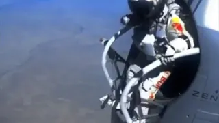 Знаменитый прыжок Феликса Баумгартнера из стратосферы.
