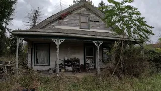 An Abandoned house that’s forgotten in time.