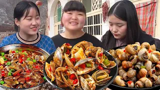 [Xia Jie in northern Shaanxi] Two younger sisters came to play. Xia Jie fried three pots of clams a