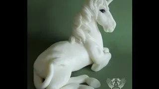 How to make a unicorn topper