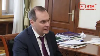 Александр Косов вручил Артёму Здунову удостоверение об избрании его Главой Мордовии.