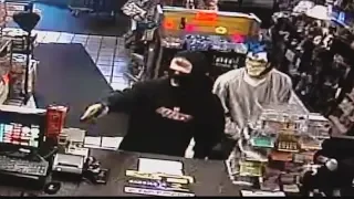 Middletown Police looking for 2 men who robbed tobacco store