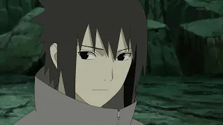 Sasuke llega a la guerra. Ignora a todos respondiéndole únicamente a Sakura.