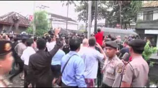 Raw: Indonesia Releases Convicted Australian