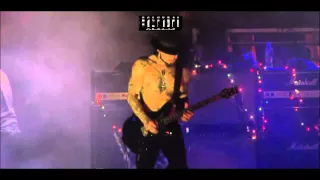 Dave navarro solo.