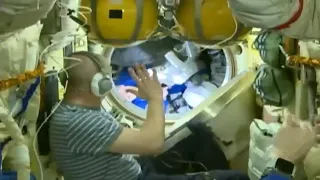 Soyuz MS-17 hatch closure