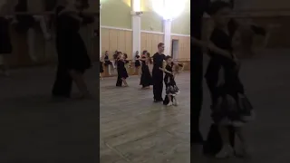 Дети танцуют танго