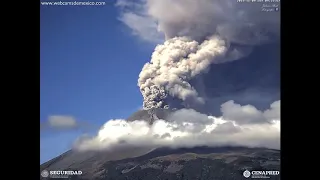 Timelapse Shows Popocatépetl Volcano Eruption Sending Smoke and Ash Into the Sky