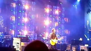 Paul McCartney - Live and Let Die & Hey Jude.