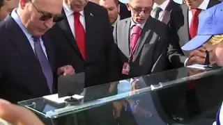 Президент России Владимир Путин угостил мороженным Президента Турции Реджепа Эрдогана в Москве.