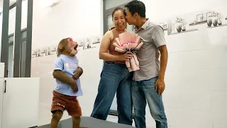 Monkey Kobi funny reaction when she saw Dad kiss Mom