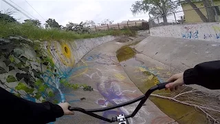 BMX RIDING A RUNDOWN DITCH IN CALIFORNIA!