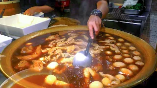 Best Street Food Court in Bangkok. Mixed Meat, Pad Thai and more Food at Siam Paragon. Thailand