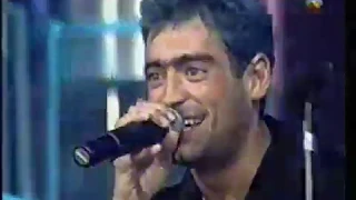 Rodrigo - Voló, voló / En vivo en Viva La Diferencia (año 2000)